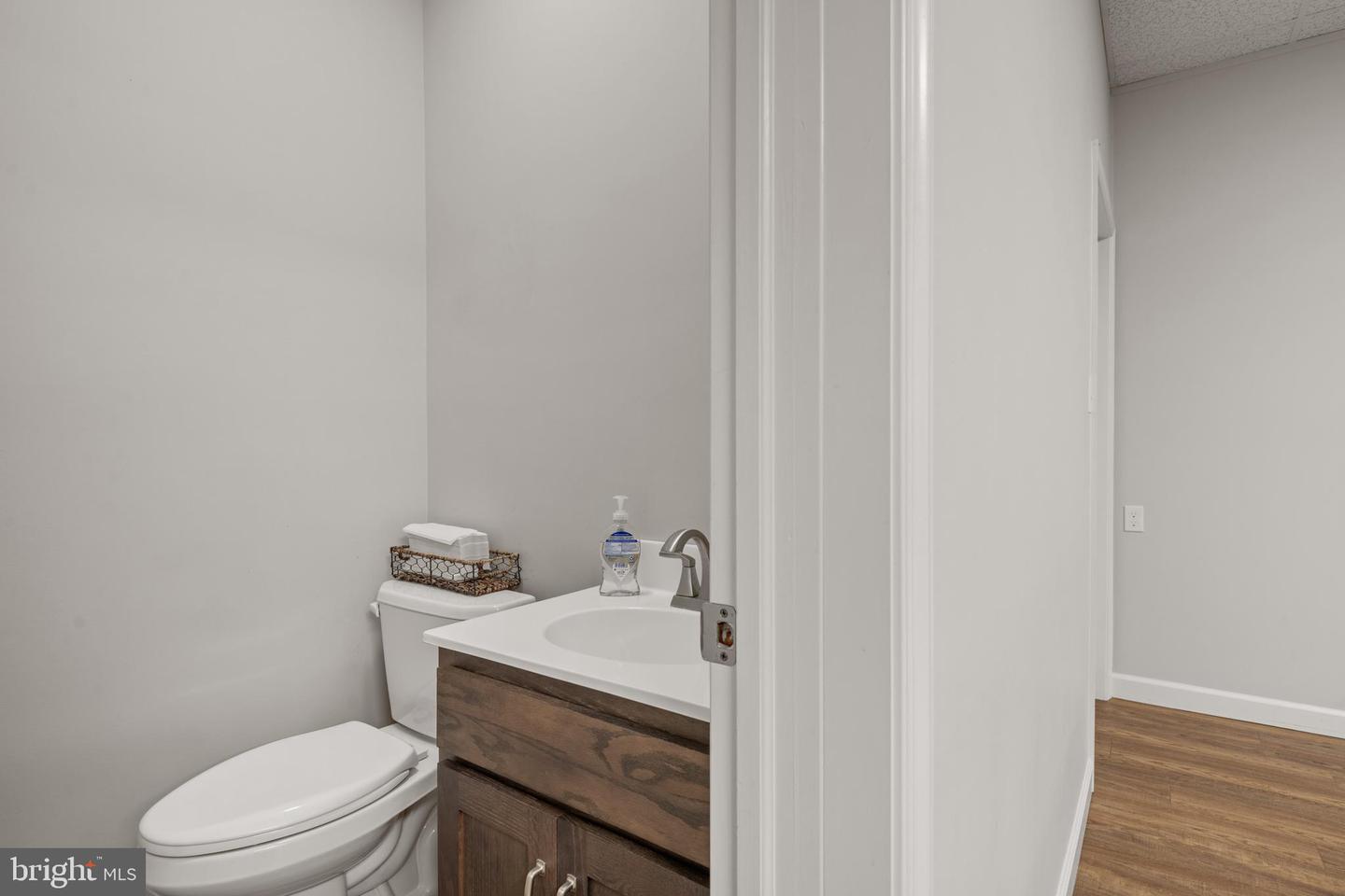845 Silver Spring Plz Property Photo 9