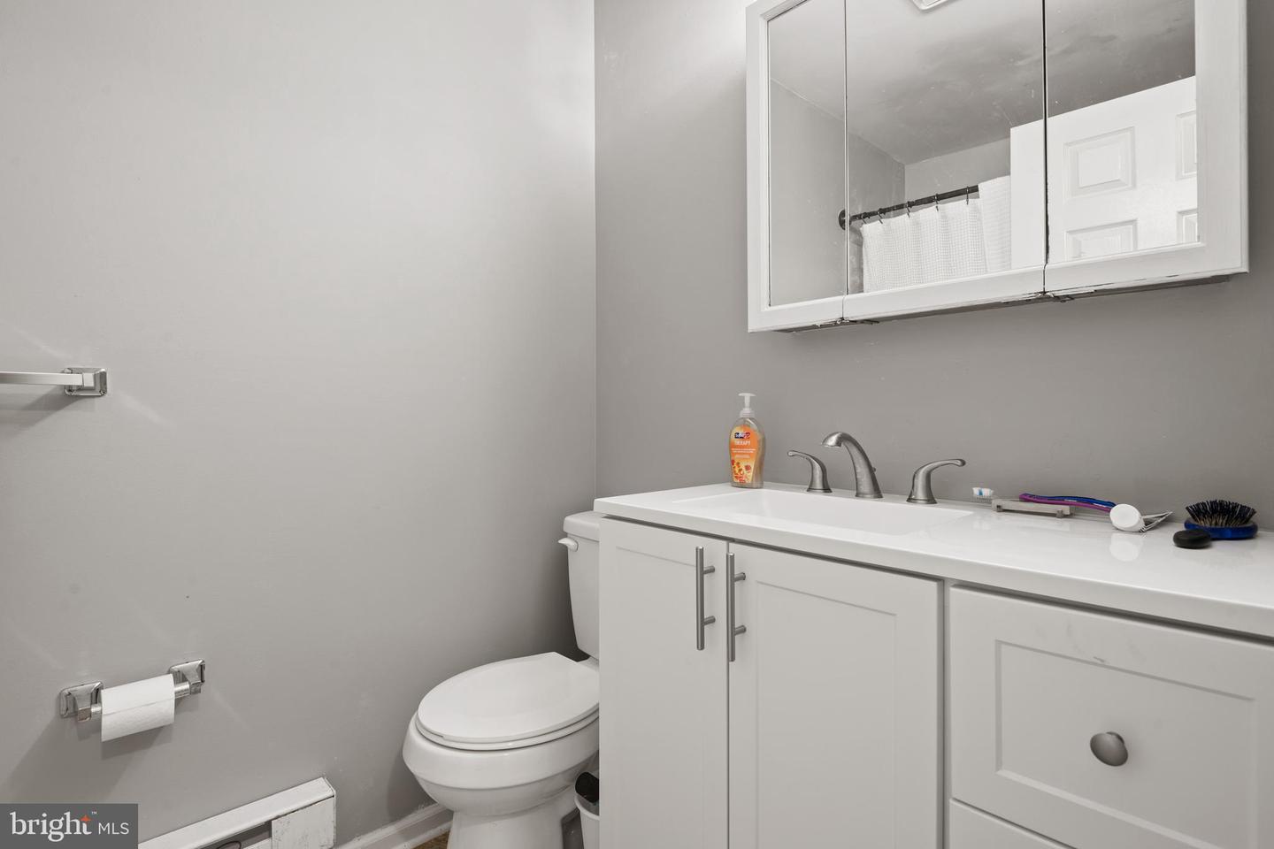 845 Silver Spring Plz Property Photo 39