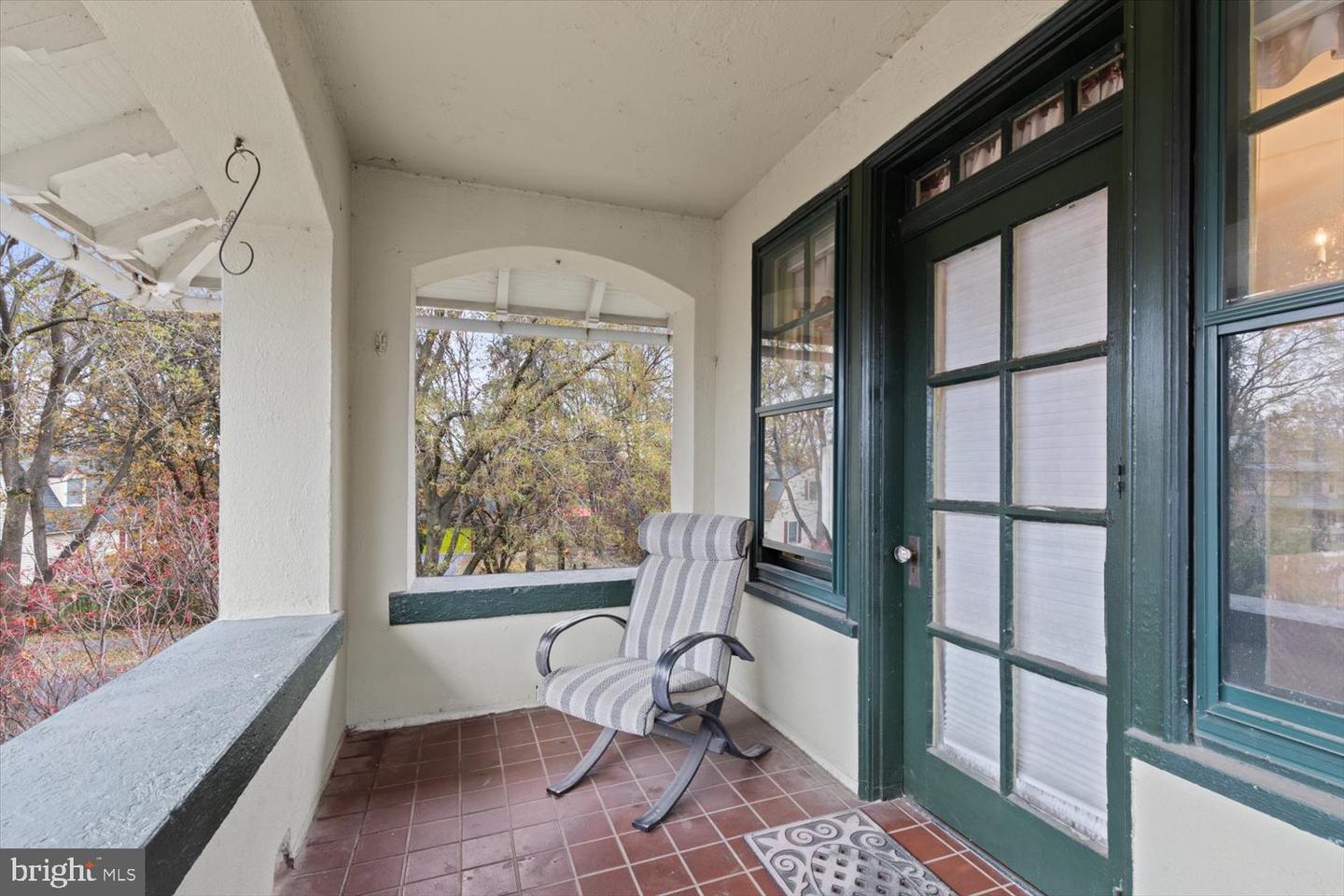 1049 E King St Property Photo 33