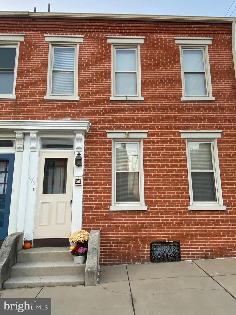 479 Walnut St Property Photo