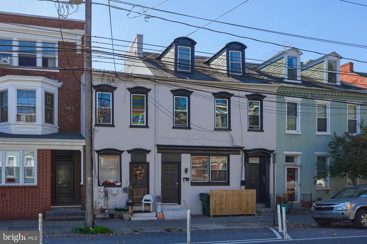 540-542 E King St Property Photo 2