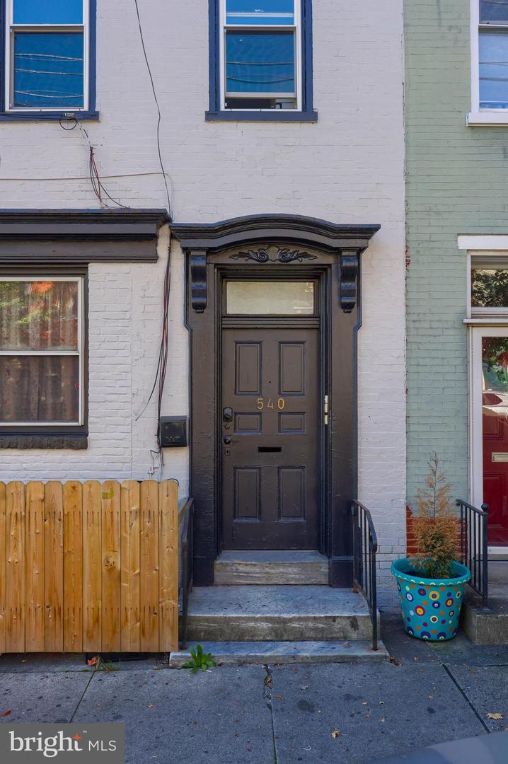 540-542 E King St Property Photo 5