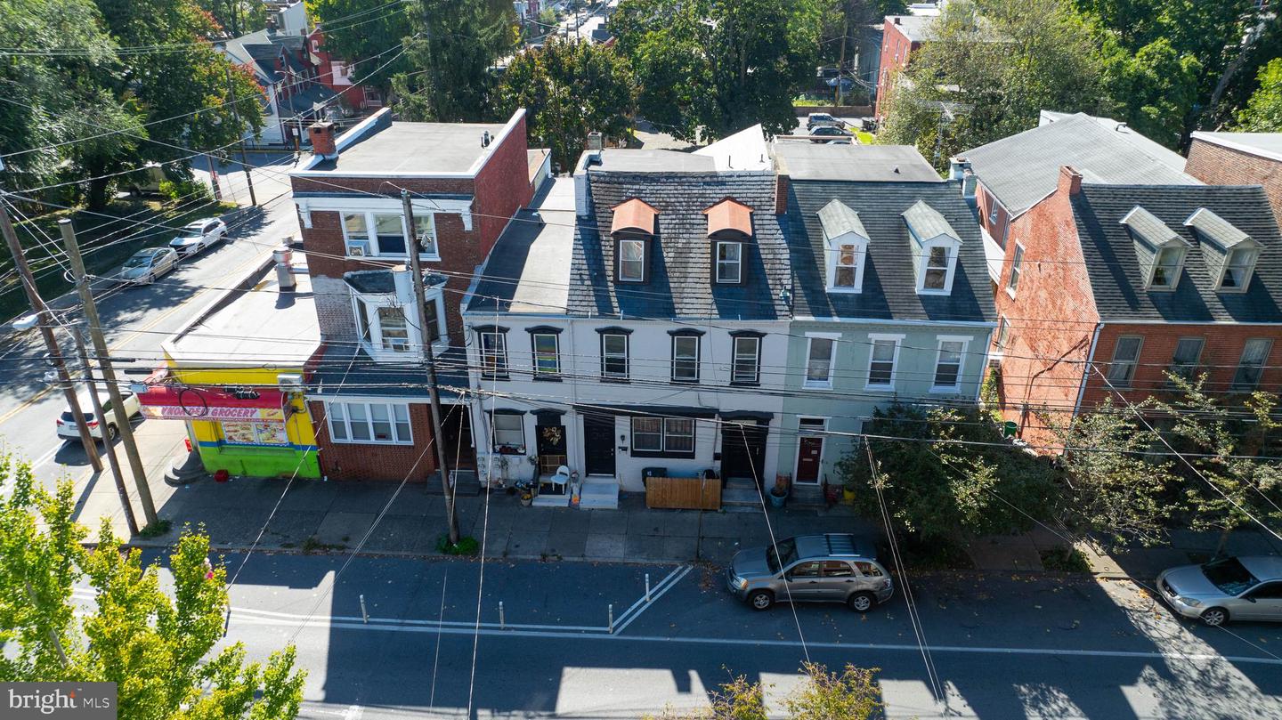 540-542 E King St Property Photo 10