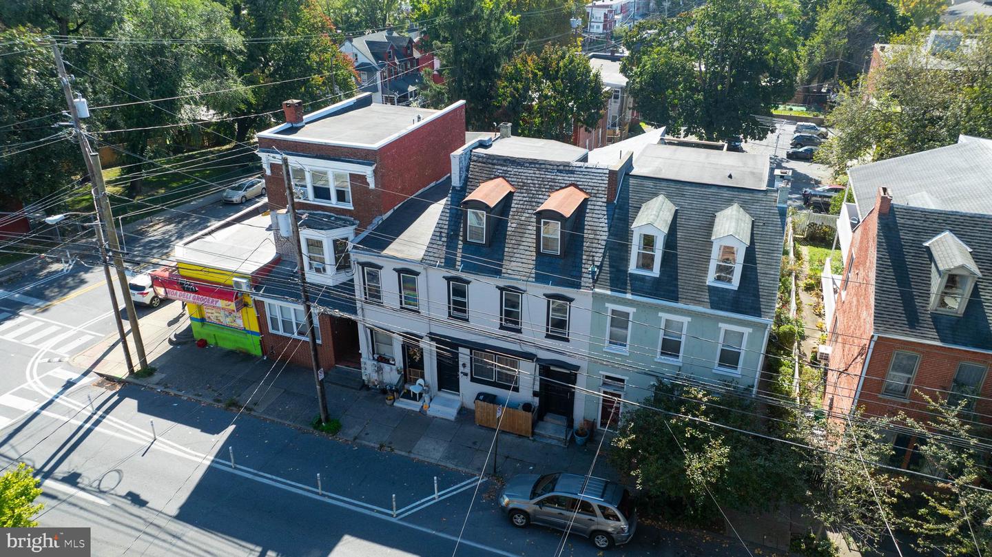 540-542 E King St Property Photo 11