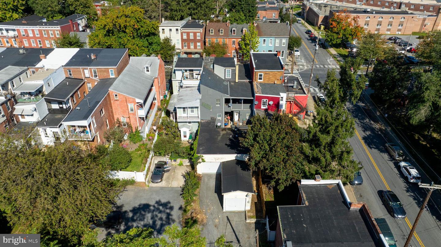 540-542 E King St Property Photo 15