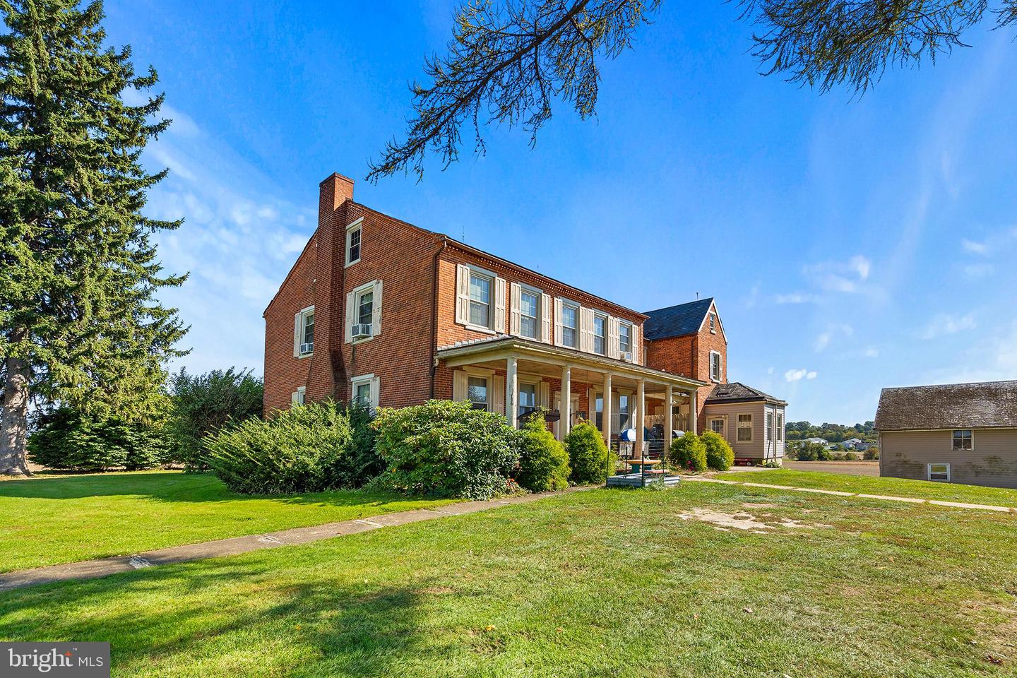 133 Sprecher Rd Property Photo 2