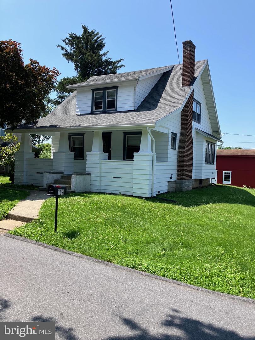102 Roselawn Ave Property Photo 1