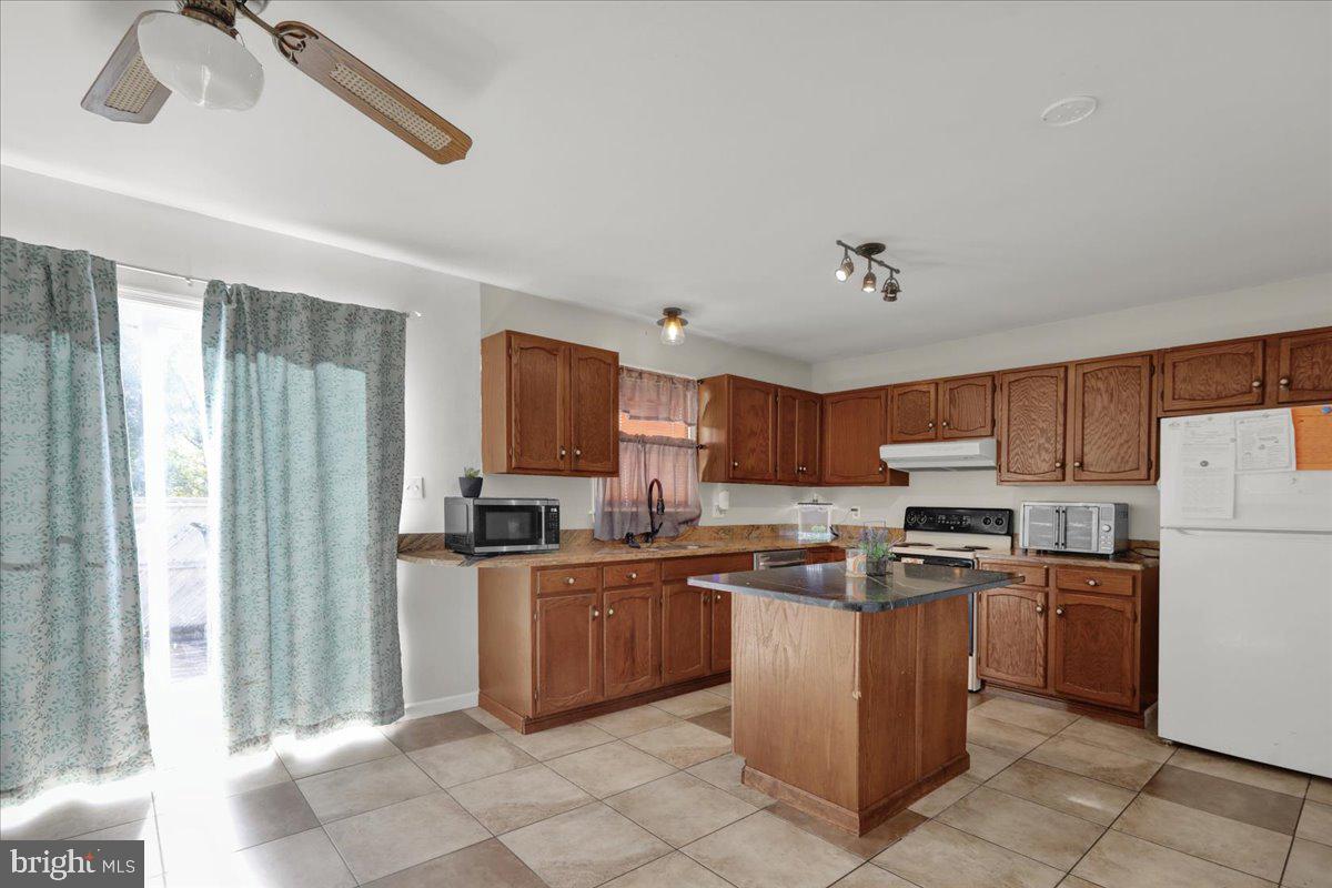 38 Den Mar Dr Property Photo 8