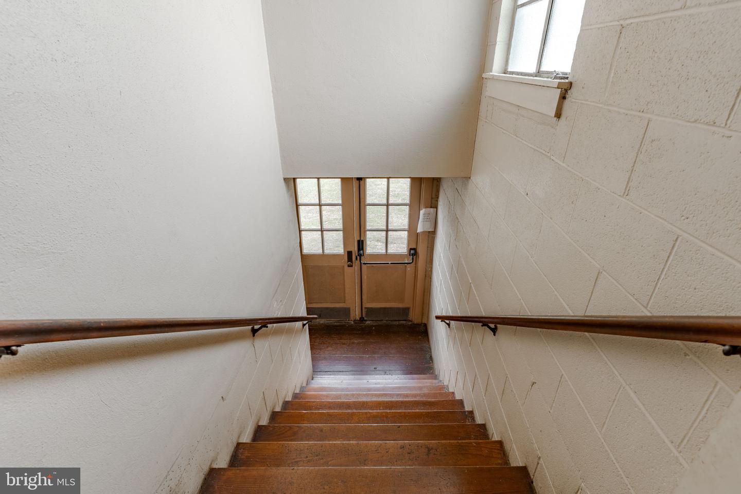 1242 Newport Rd Property Photo 15