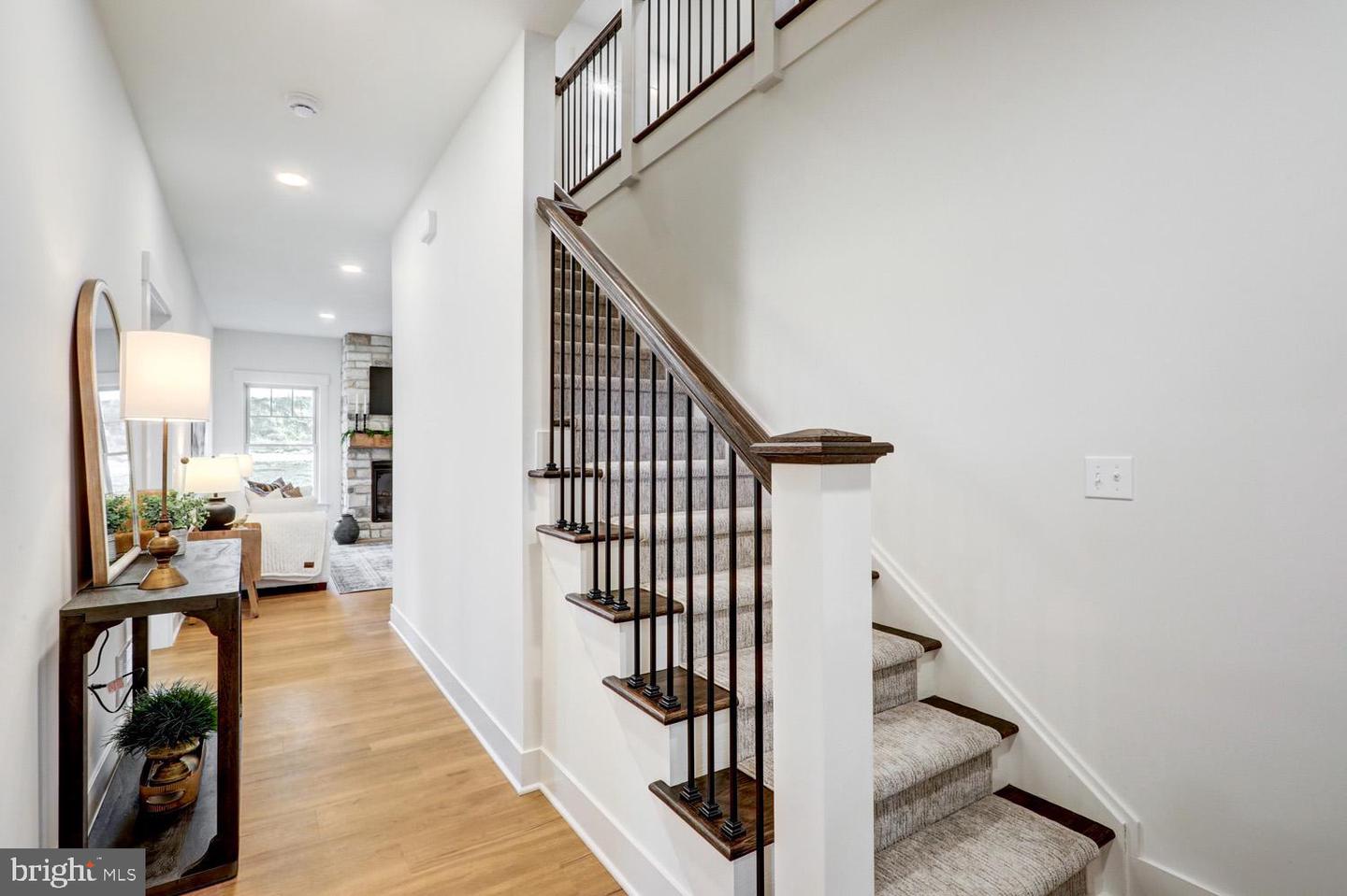 205 Parkside Pl Property Photo 8
