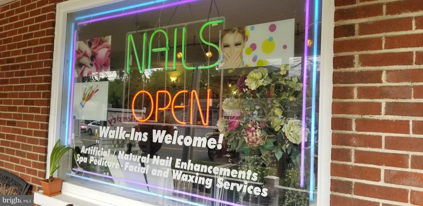 Nail Salon Property Photo 1