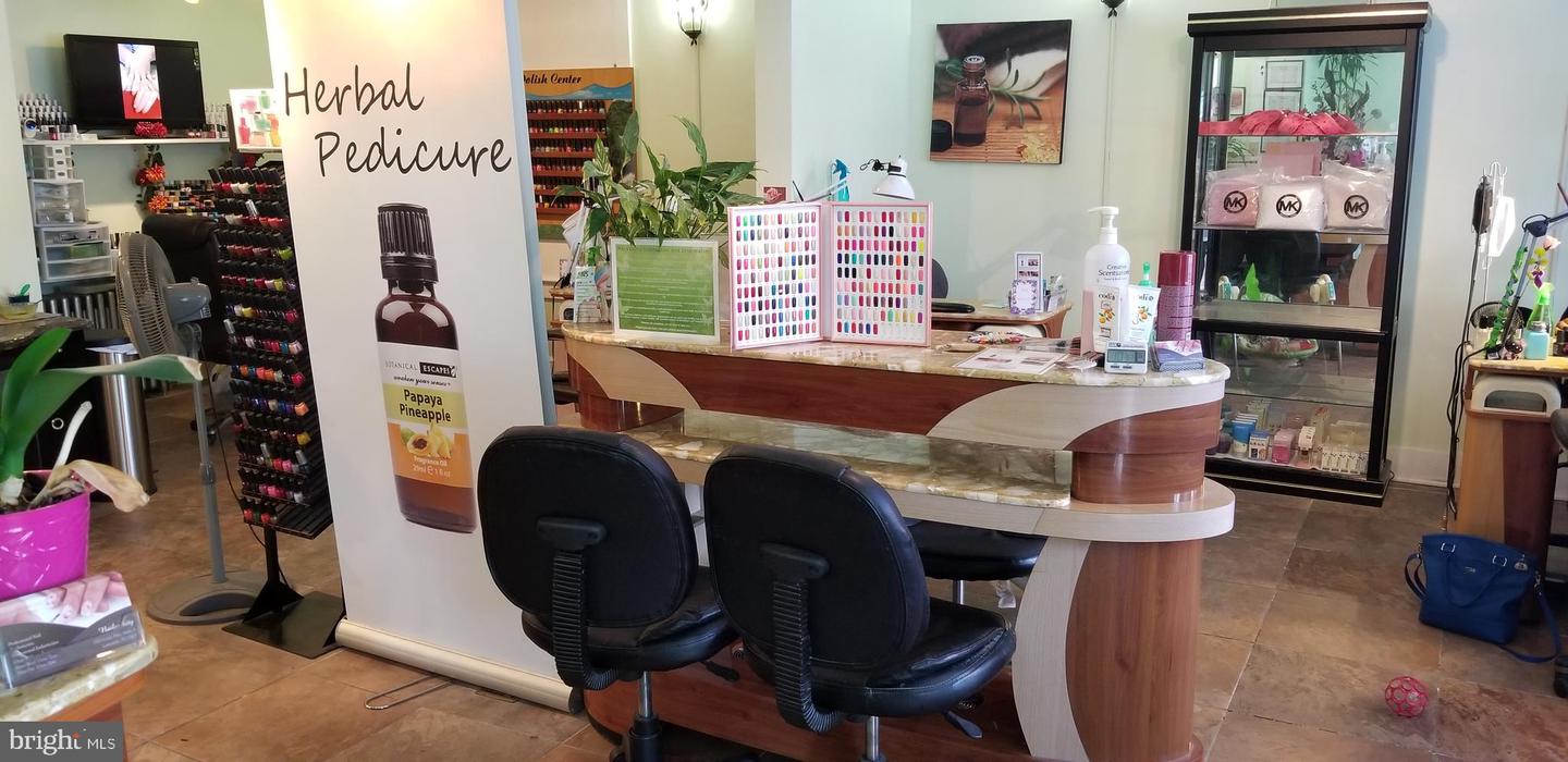 Nail Salon Property Photo 2