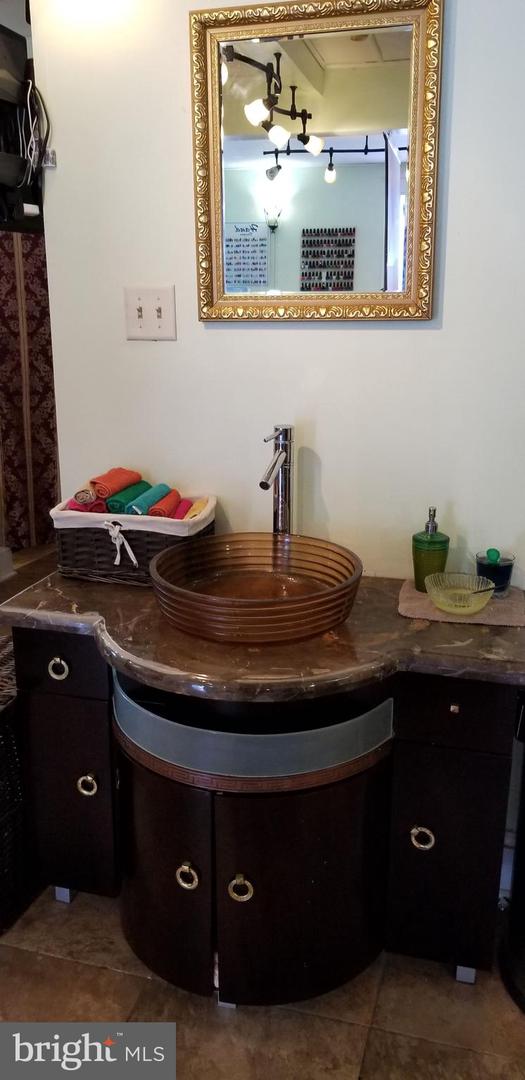 Nail Salon Property Photo 3