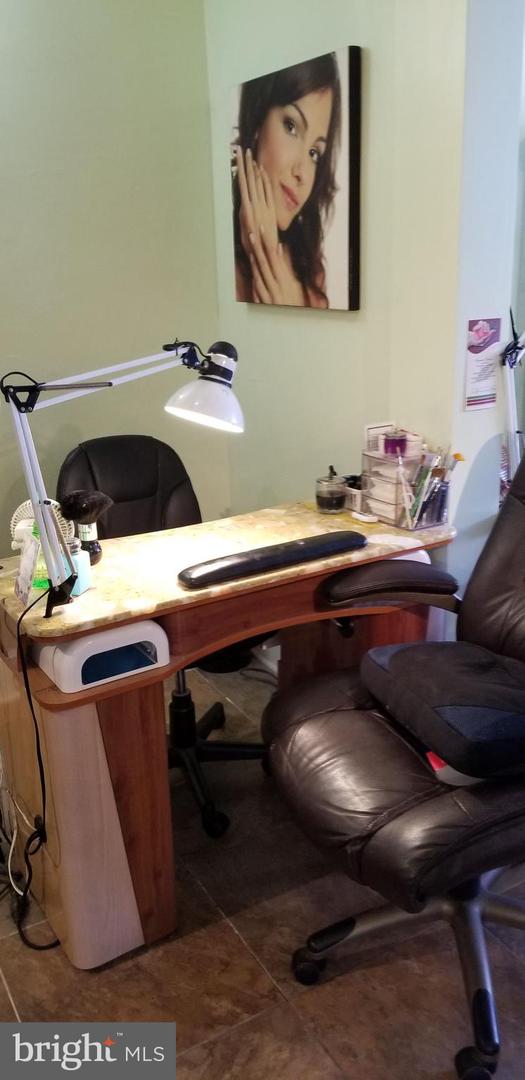 Nail Salon Property Photo 7
