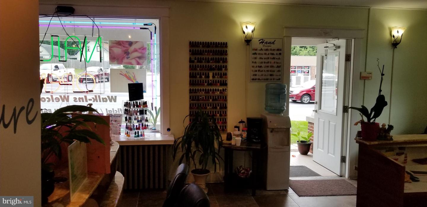 Nail Salon Property Photo 8