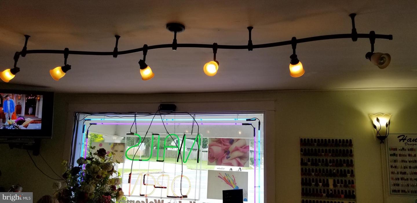 Nail Salon Property Photo 24