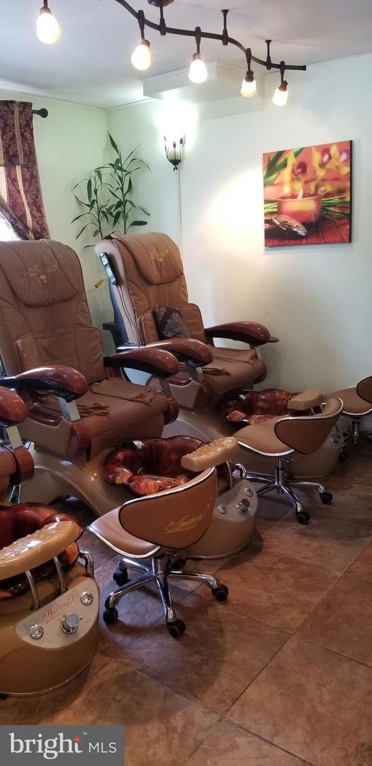 Nail Salon Property Photo 31
