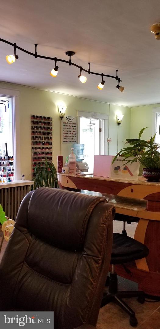 Nail Salon Property Photo 32