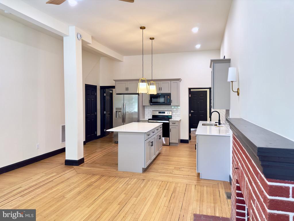 11 Apartments Near Lgh (3 Properties) Property Photo 5
