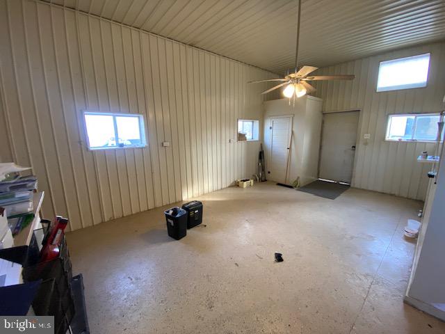 125 California Rd Property Photo 5
