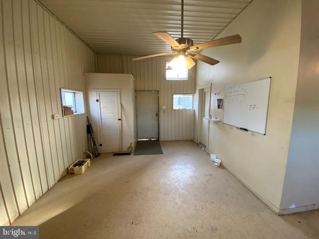 125 California Rd Property Photo 6