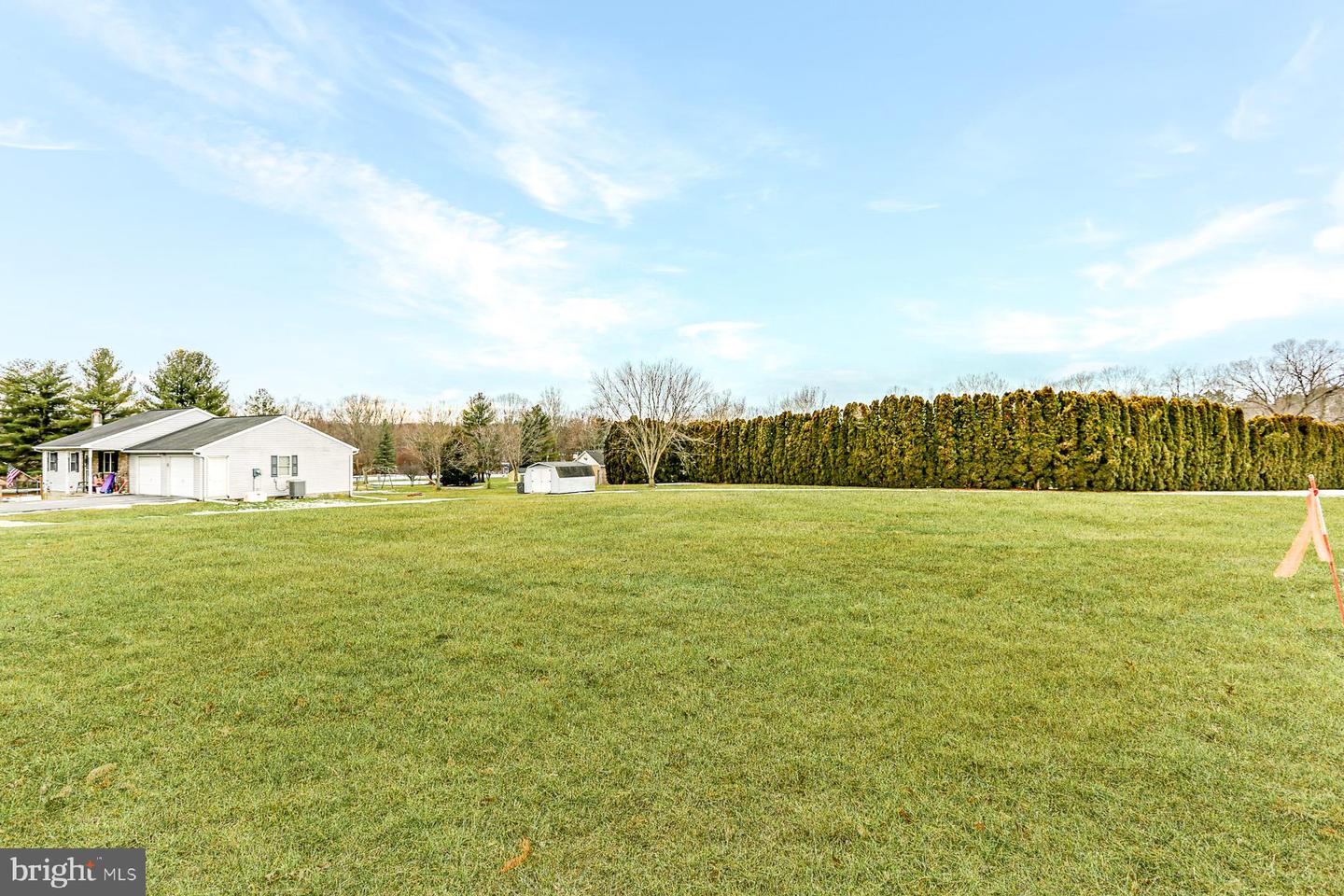 2121 River Rd Property Photo