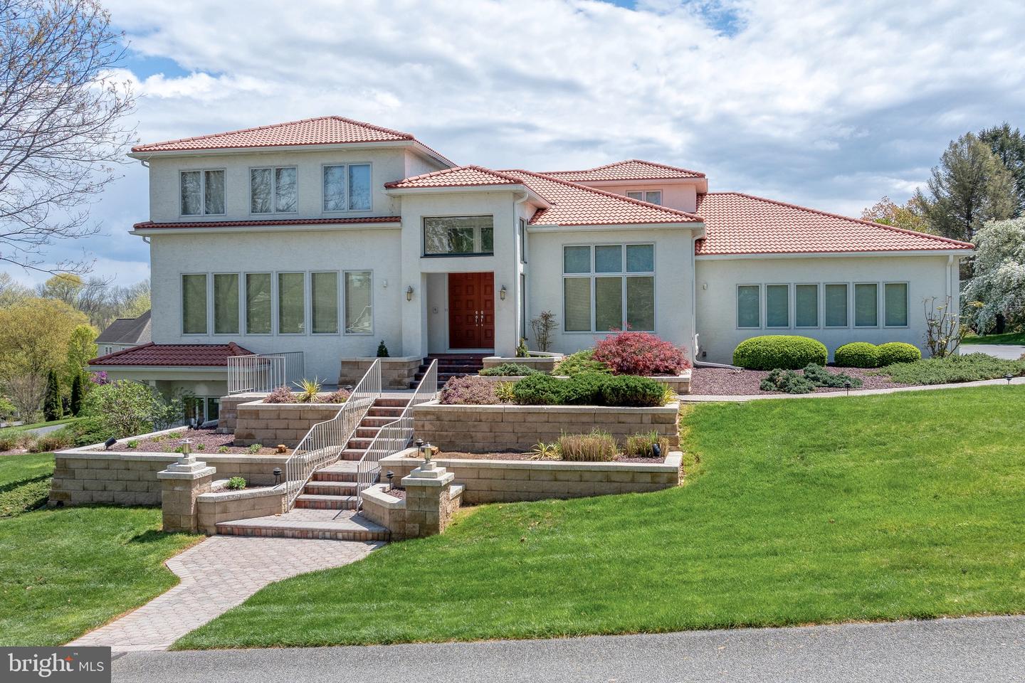 23 Deerfield Rd Property Photo