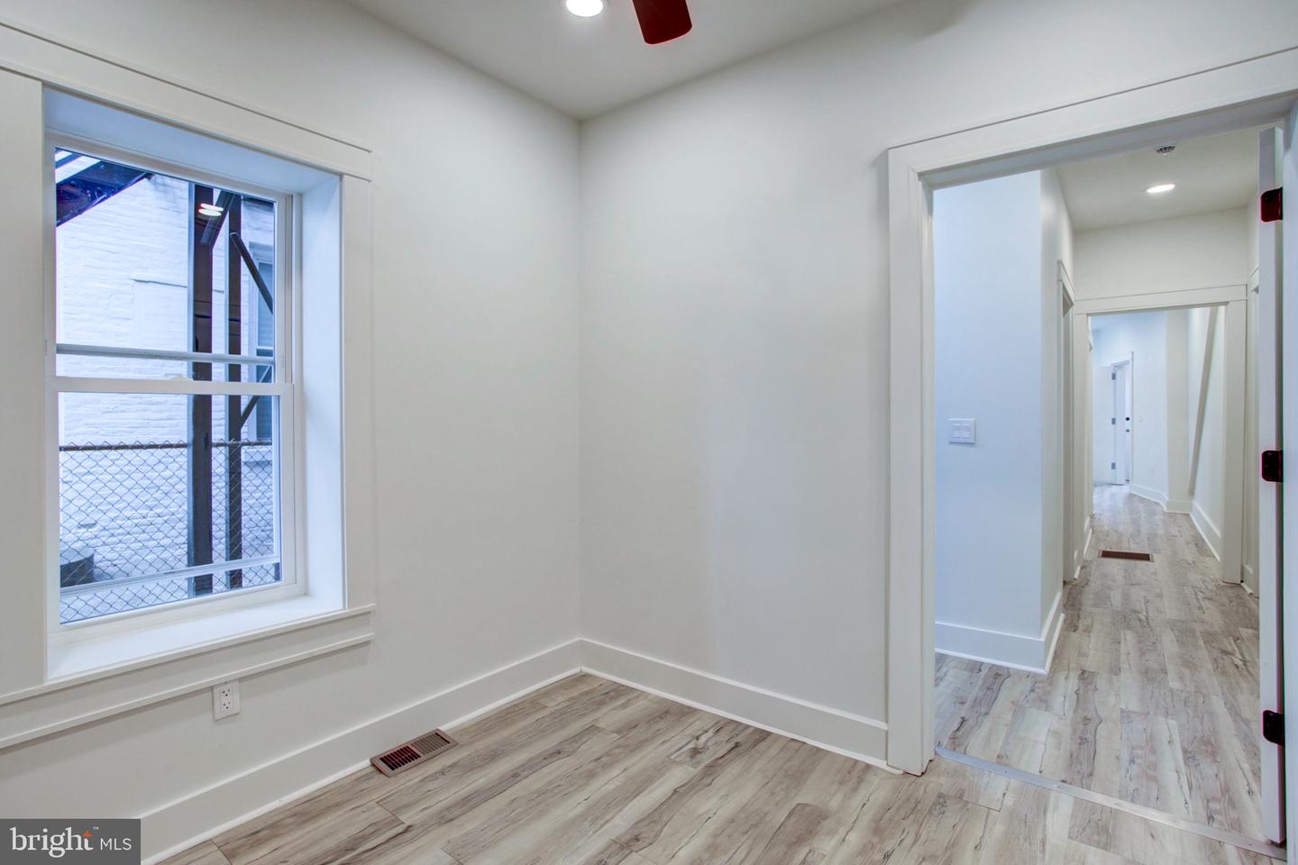 11 E Walnut St Property Photo 13