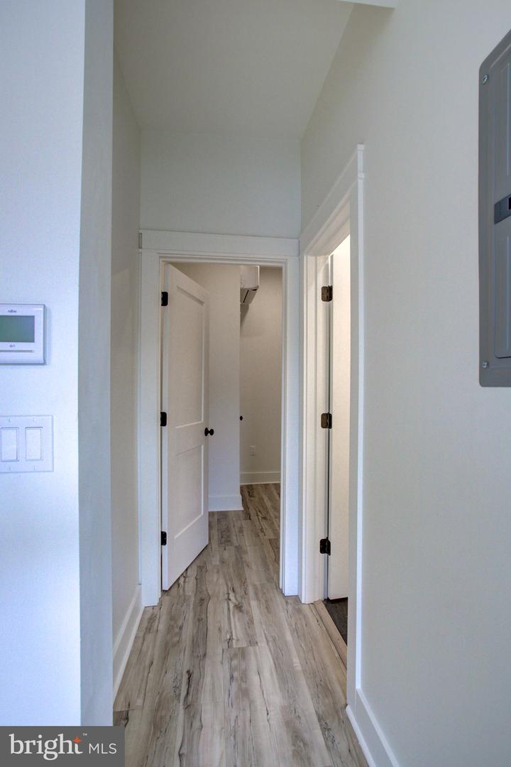 11 E Walnut St Property Photo 38