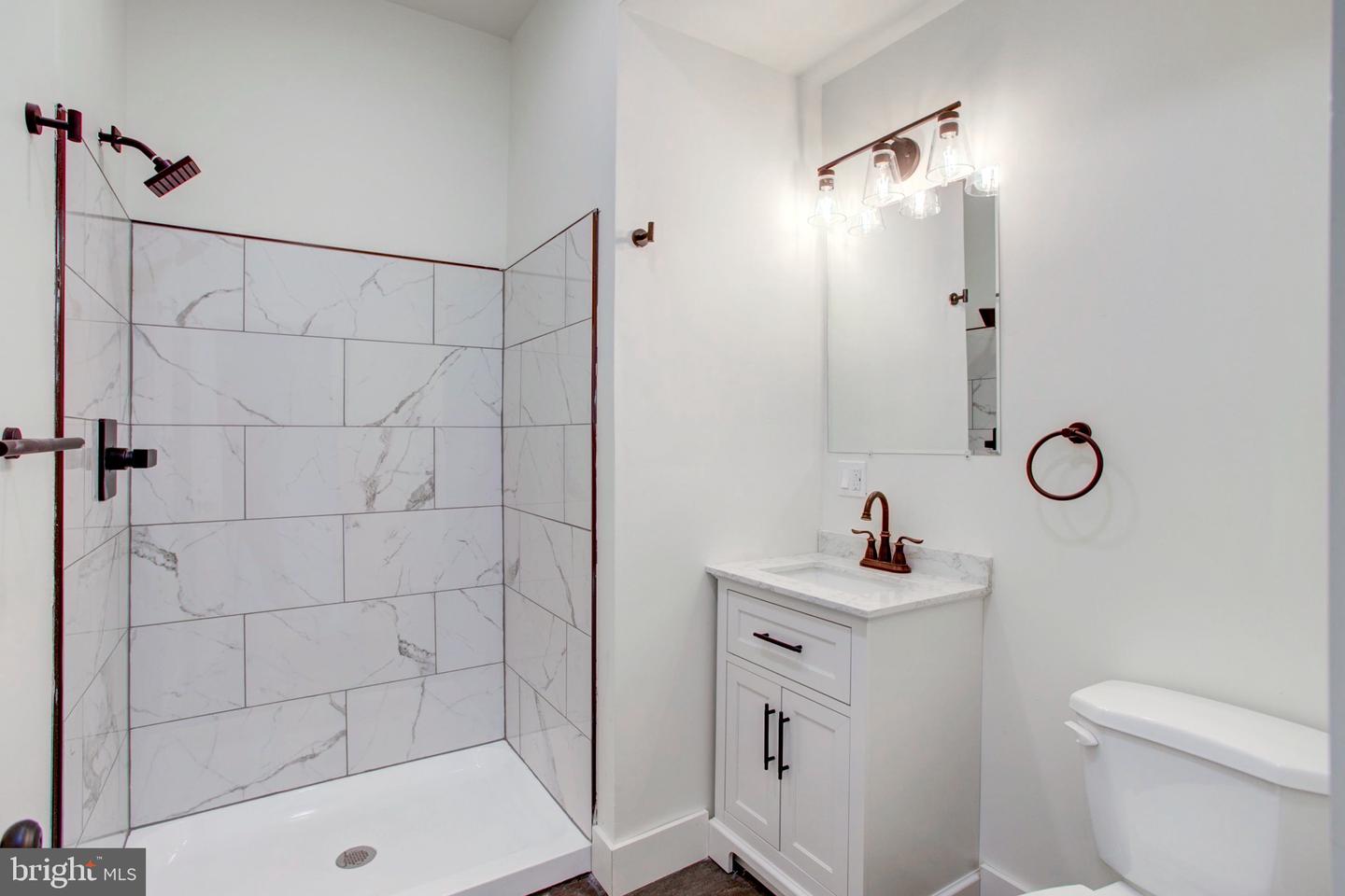 11 E Walnut St Property Photo 39