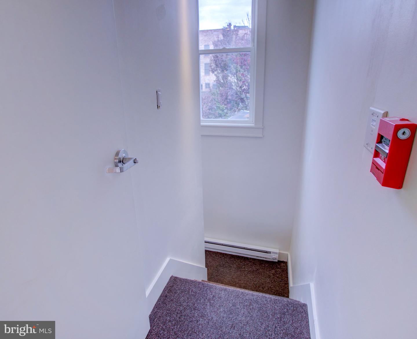 11 E Walnut St Property Photo 47