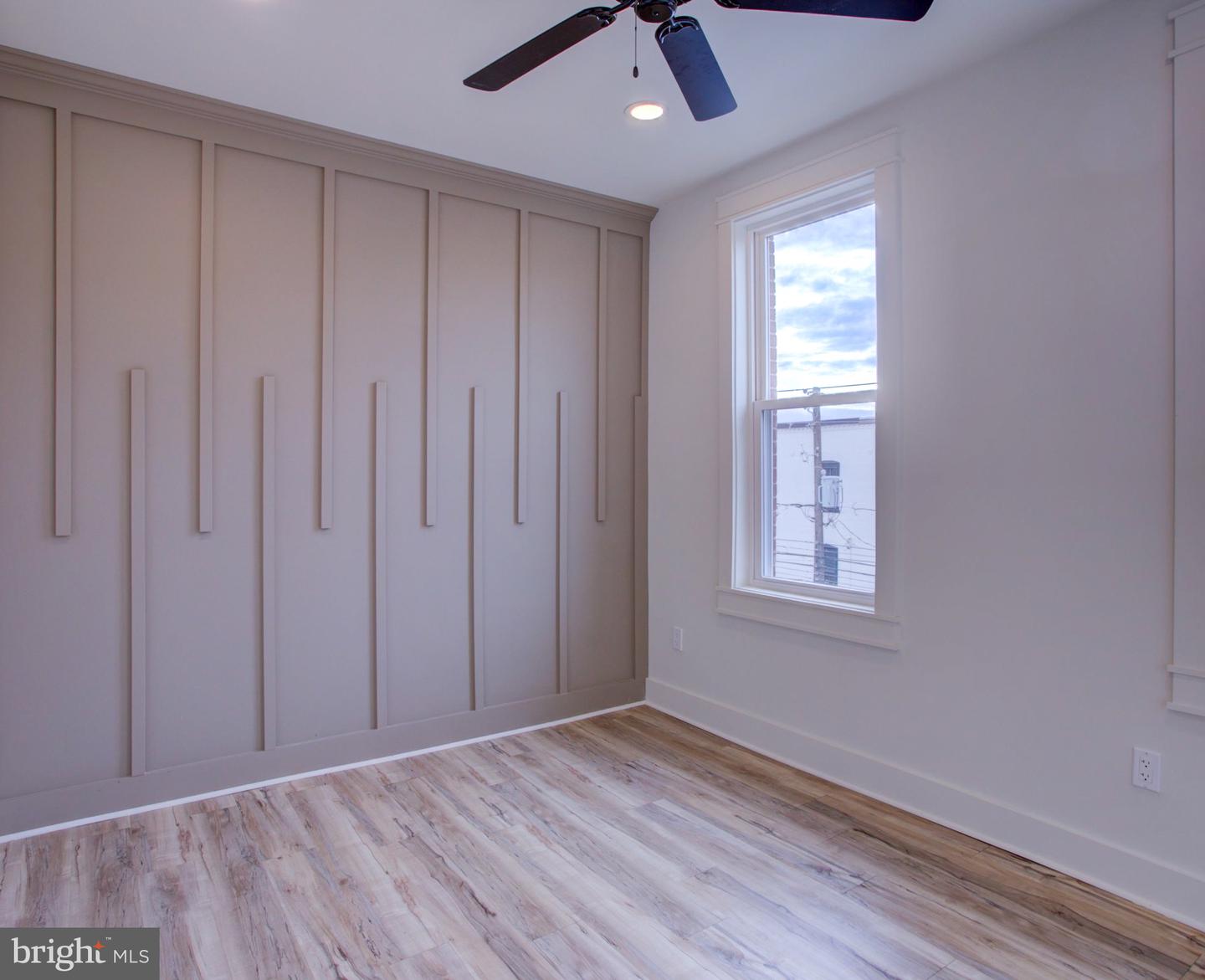 11 E Walnut St Property Photo 54
