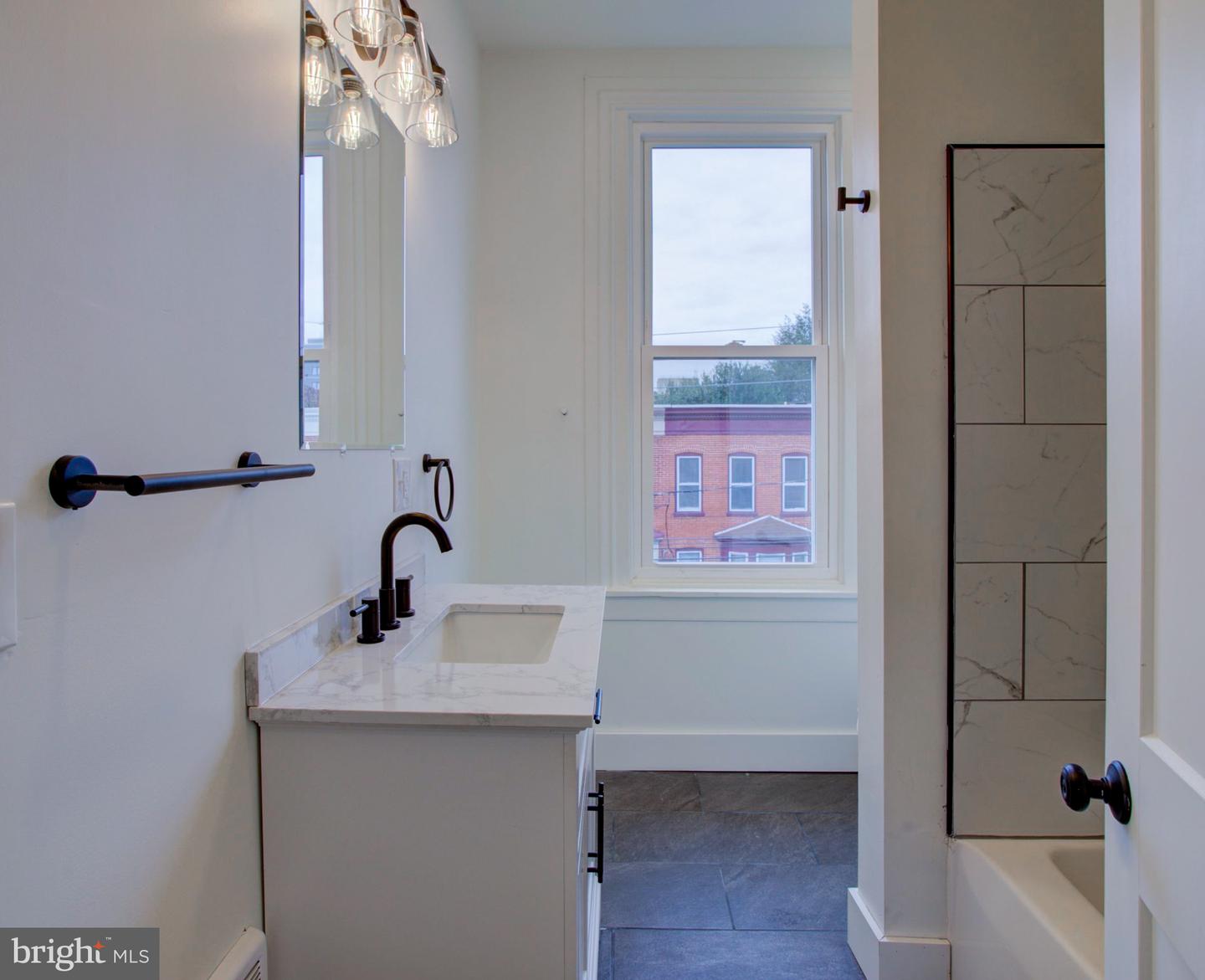 11 E Walnut St Property Photo 58