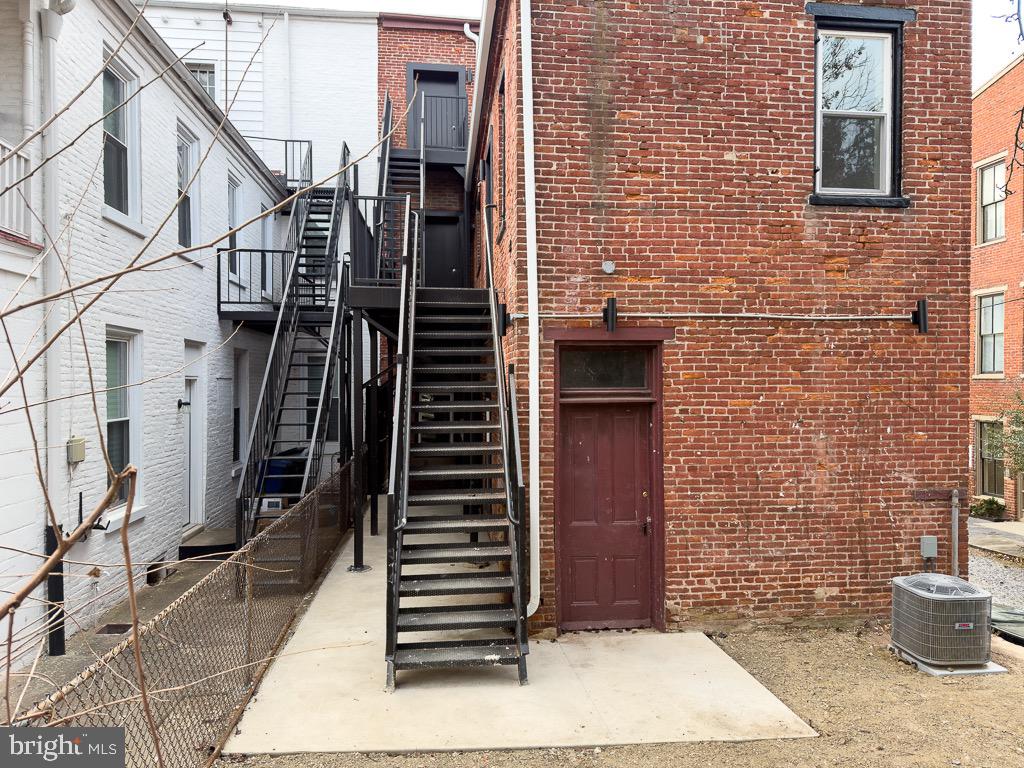 11 E Walnut St Property Photo 61