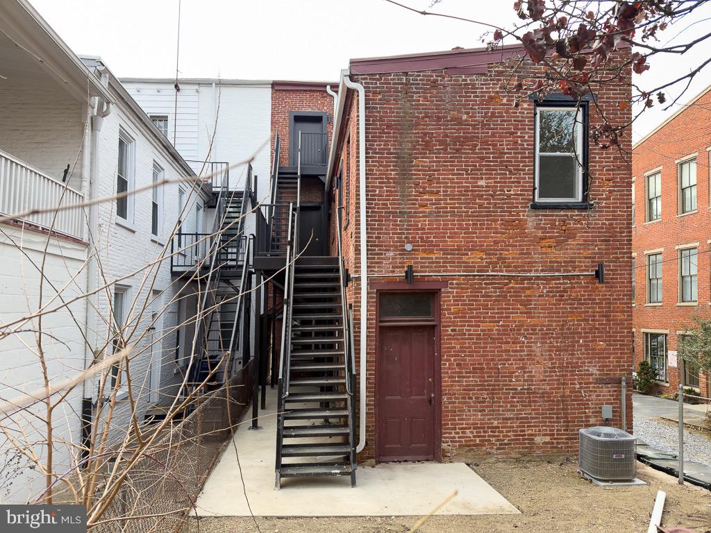 11 E Walnut St Property Photo 63