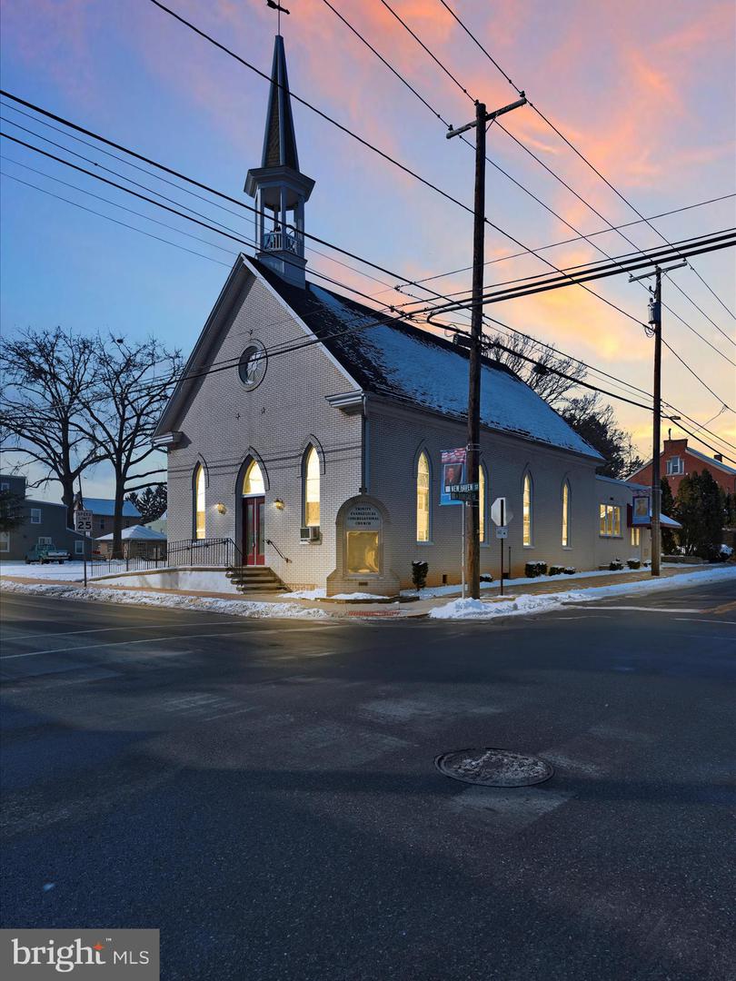 100 New Haven St Property Photo