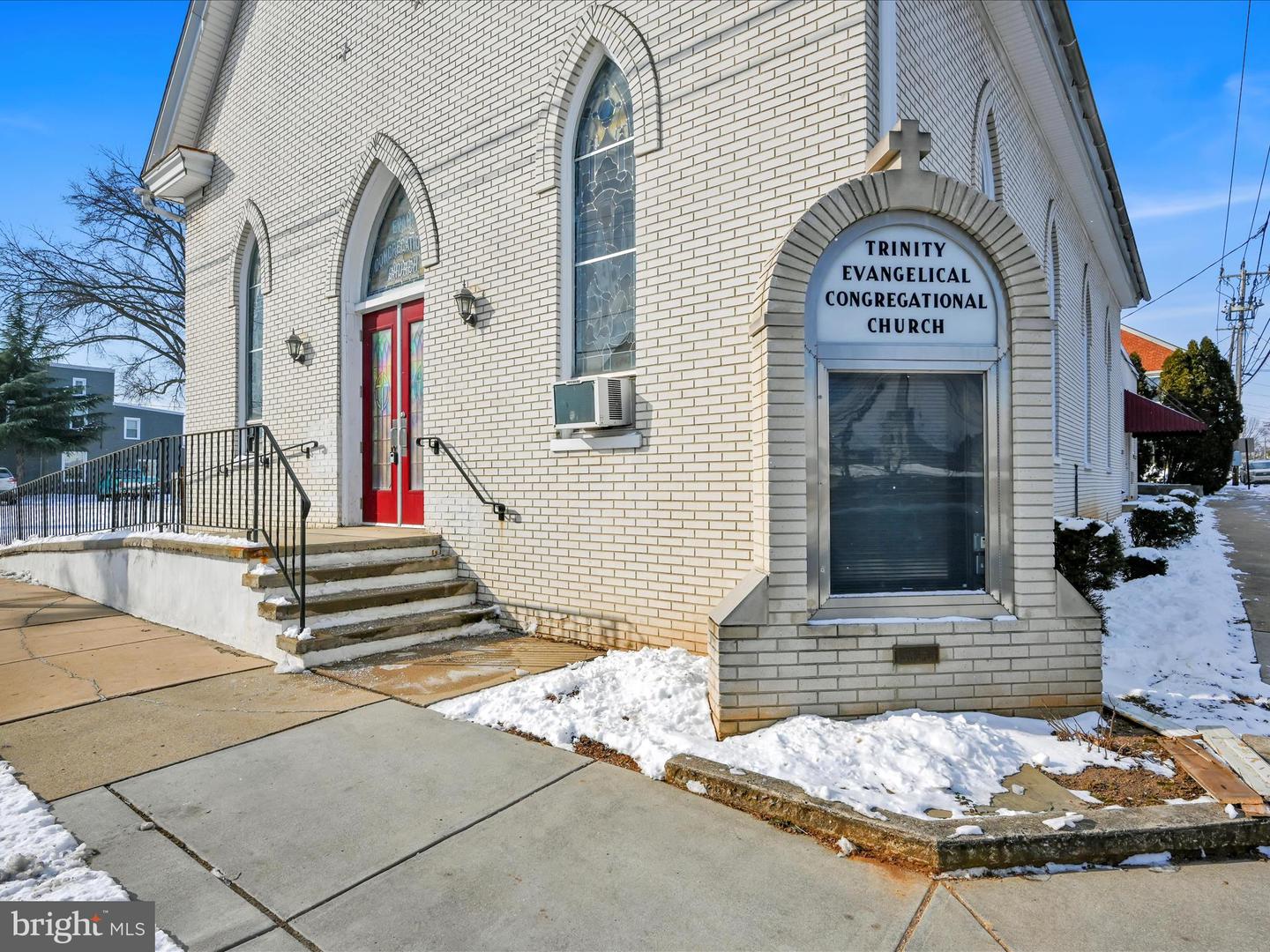 100 New Haven St Property Photo 3