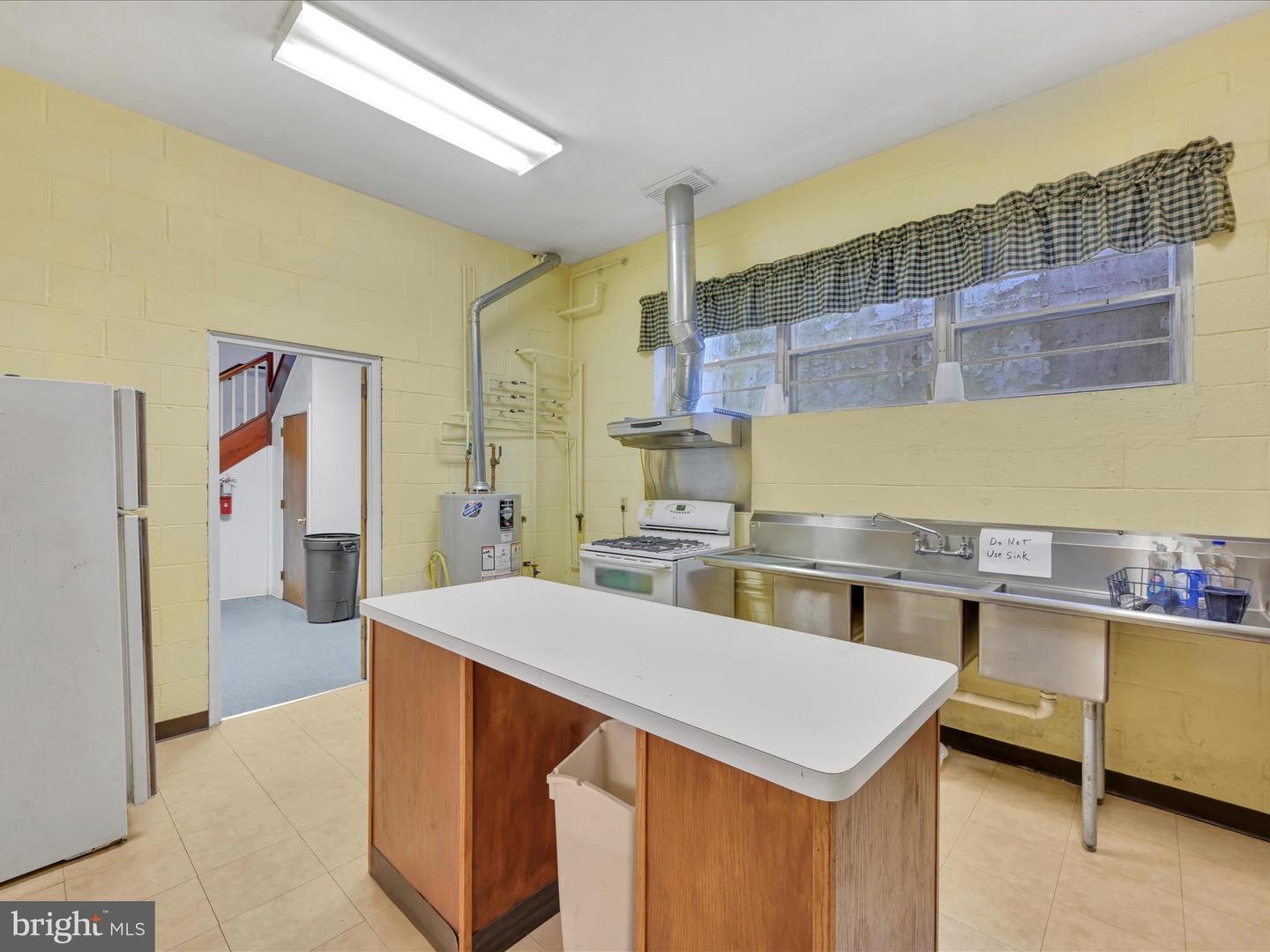 100 New Haven St Property Photo 27