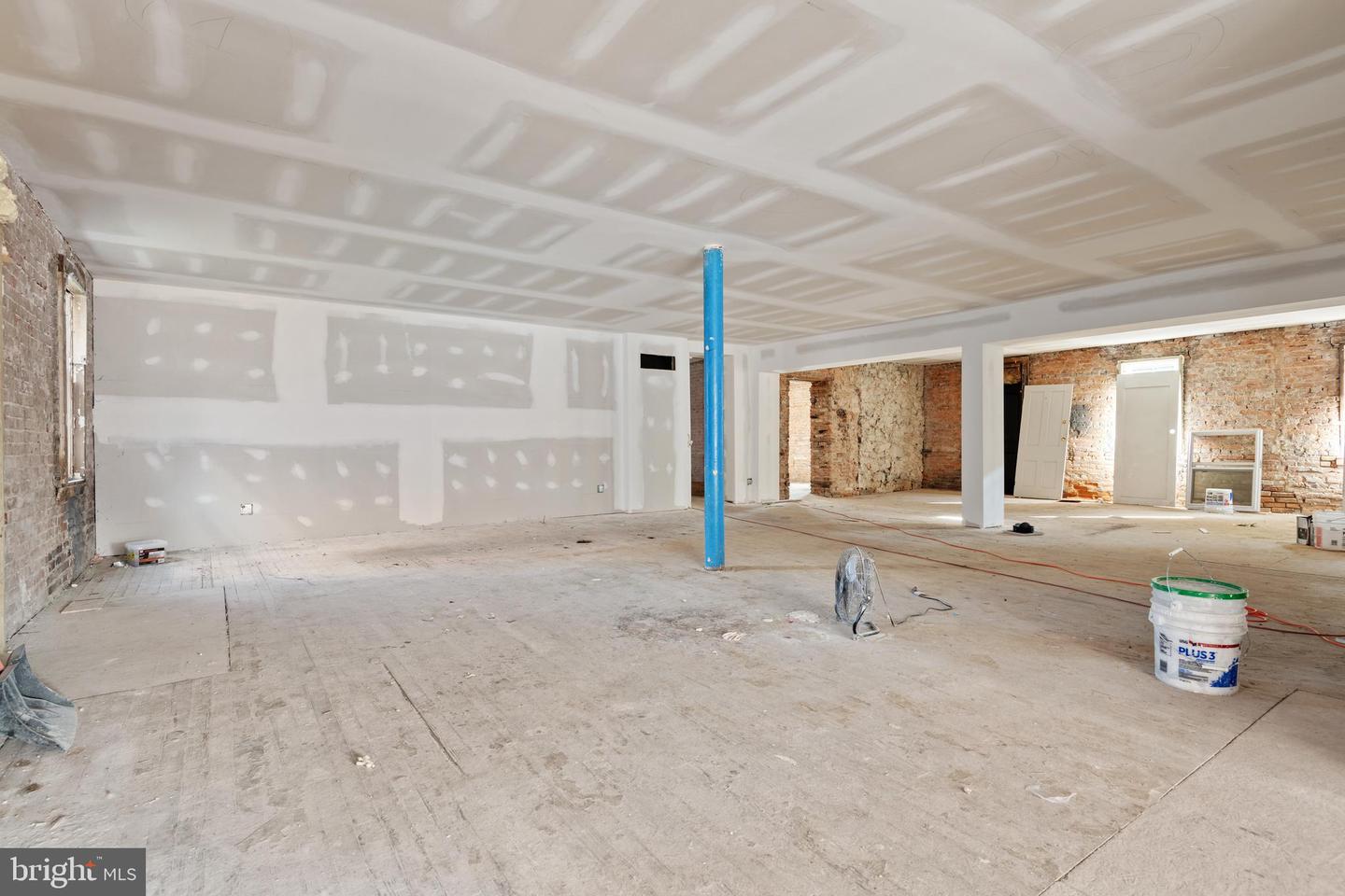 1 S Charlotte St Property Photo 15