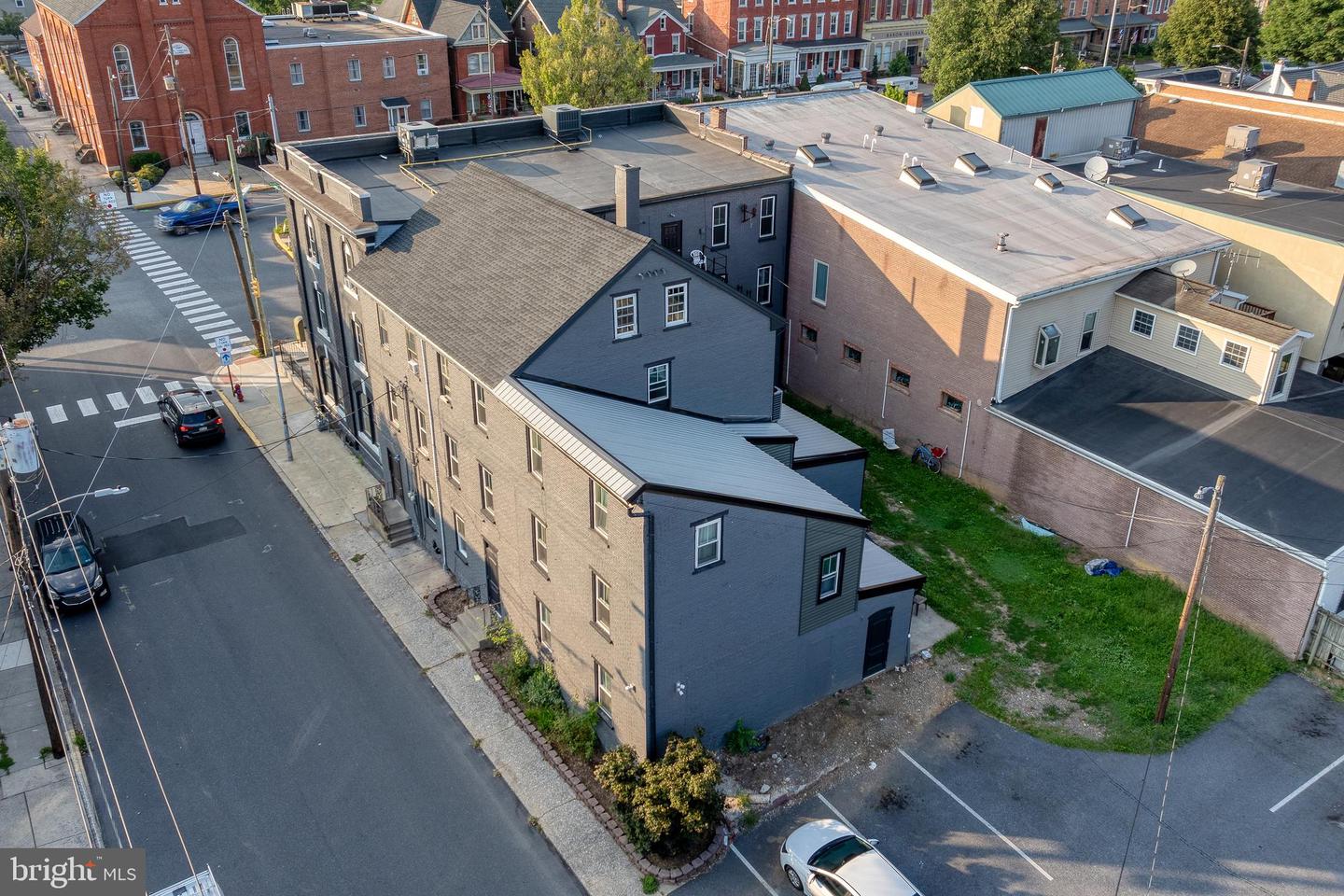 1 S Charlotte St Property Photo 26