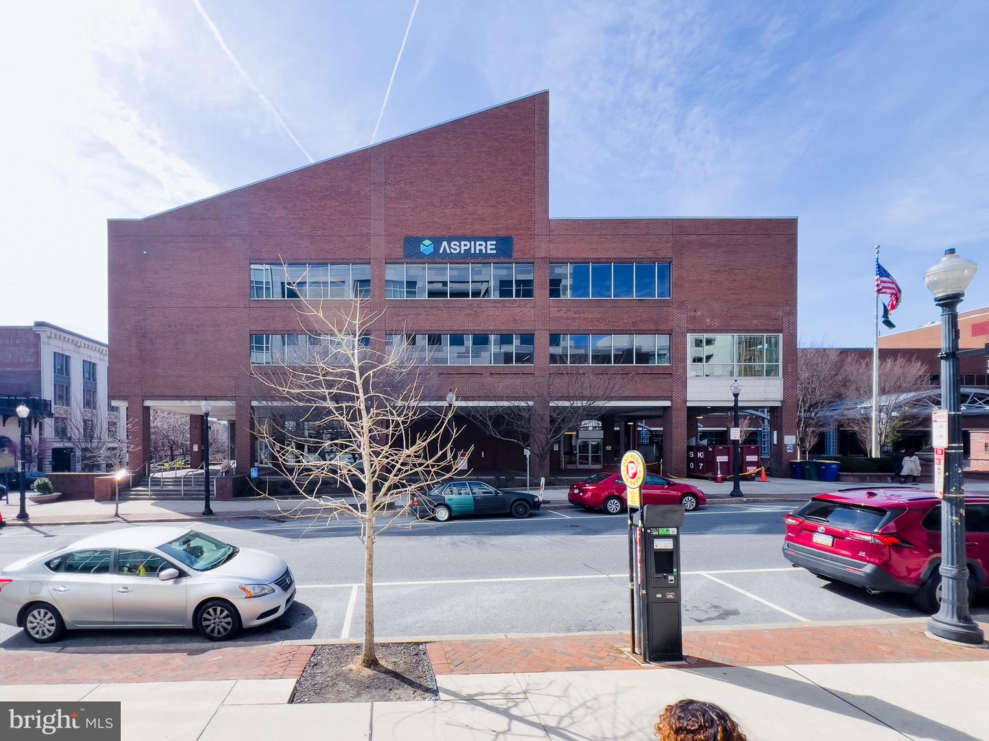 100 N Queen St #binns 1 Property Photo