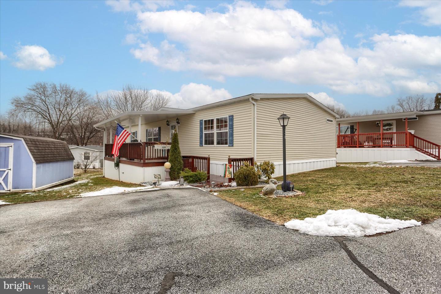 175 Westbrook Dr Property Photo