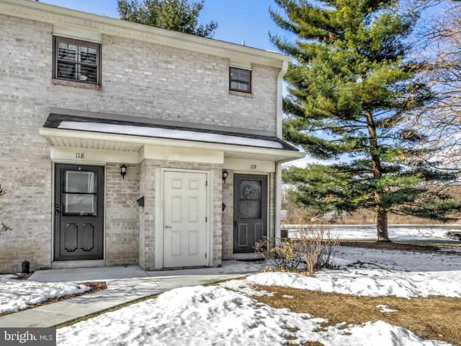119 Valleybrook Dr Property Photo