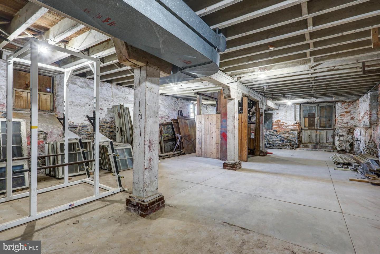 26 N Hart St Property Photo 12
