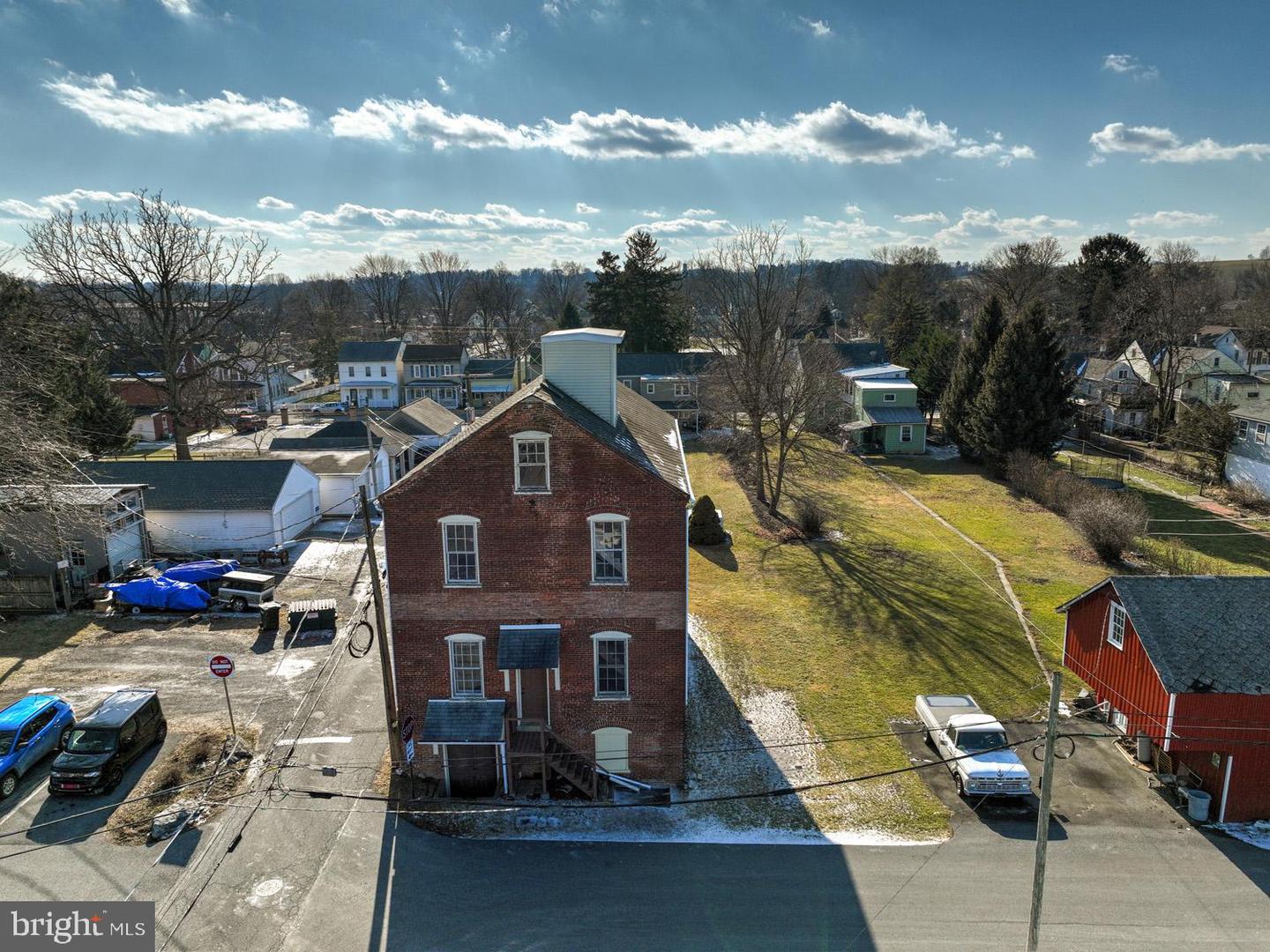 26 N Hart St Property Photo 17