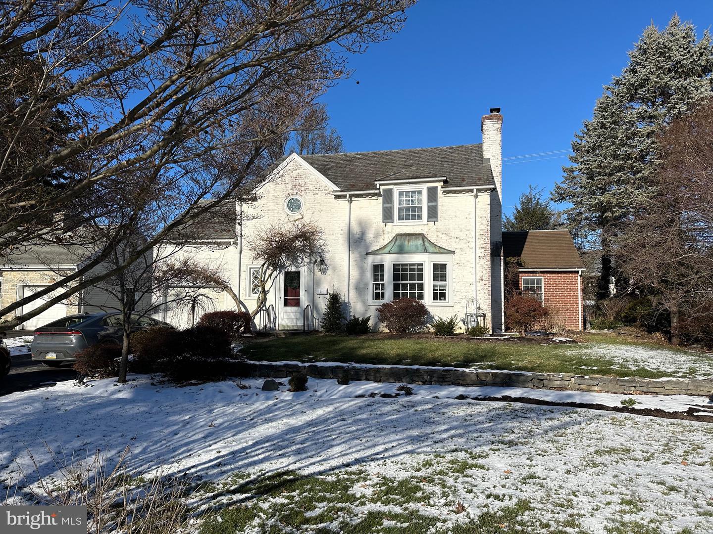 1211 Hillcrest Rd Property Photo