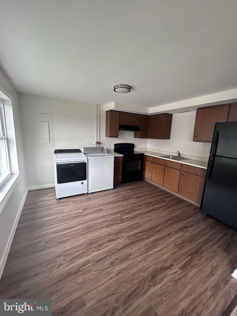 318-320 MAPLE ST #D Property Photo 1