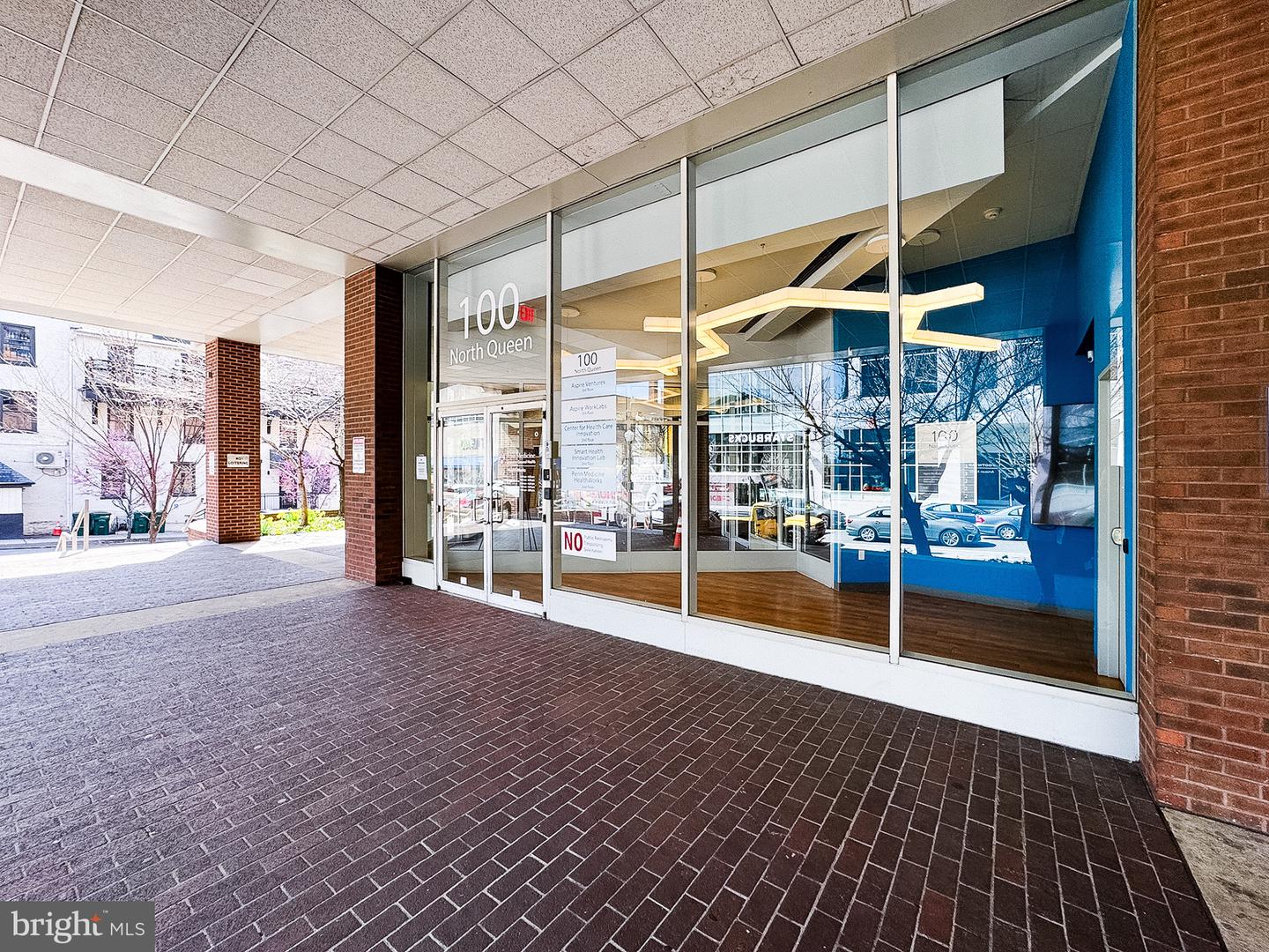 100 N Queen St #binns 3-5 Property Photo 2