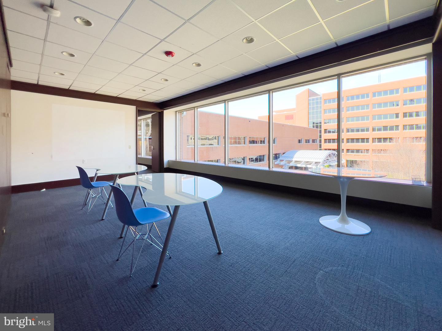 100 N Queen St #binns 3-5 Property Photo 4