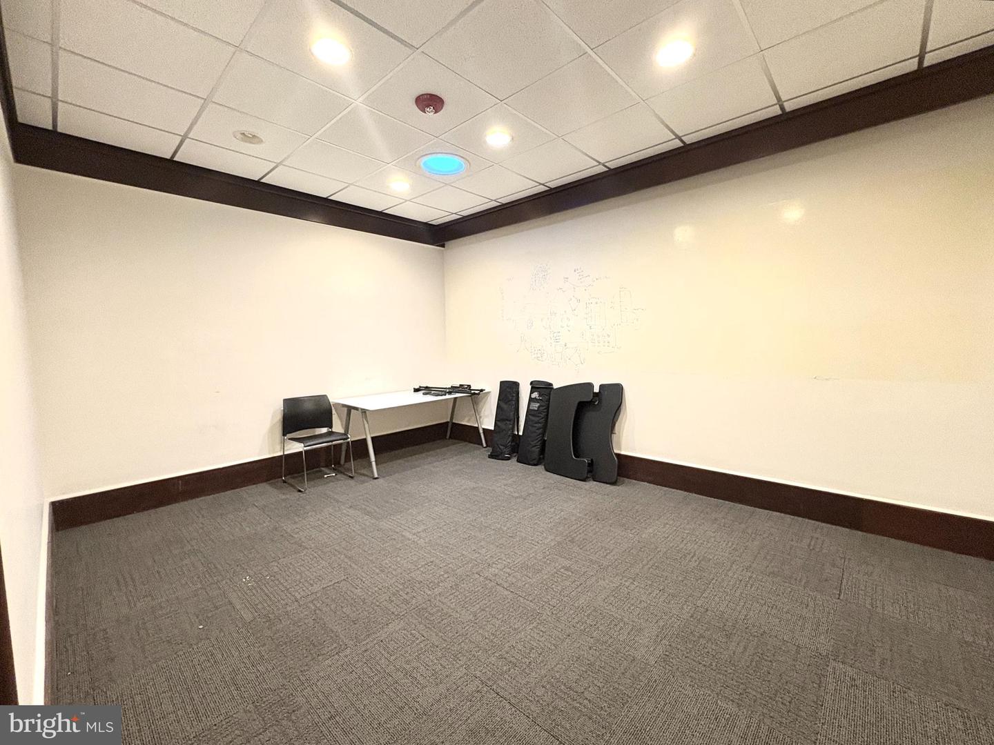 100 N Queen St #binns 3-5 Property Photo 9